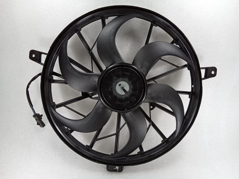 1999-2003 Jeep Grand Cherokee 4.0L 389 Radiator Cooling Fan Assembly 52079528AB
