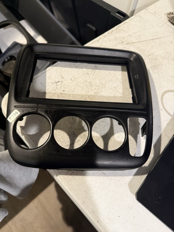1997-2001 Honda CR-V CRV radio stereo heater control bezel trim cover black oem