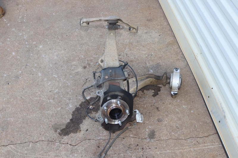 2007-2008 INFINITI G35 SEDAN RWD FRONT DRIVER SPINDLE KNUCKLE HUB W/ ARMS OEM