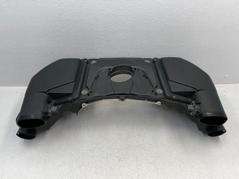 2016-2019 BMW 750i G12 Engine Air Intake Cleaner Filter Duct 4.4L 1529 OEM