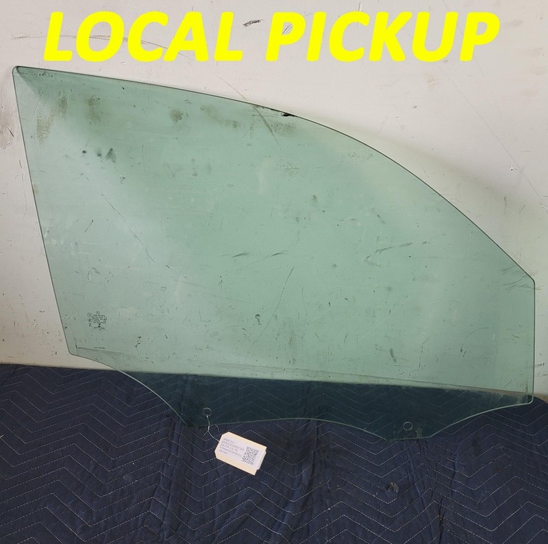 Used Oem Mercedes Right Passenger Front Door Window Glass for 2020-2023 GLB 250