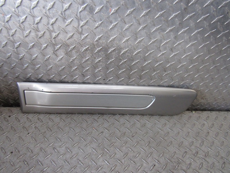 02 GMC ENVOY LEFT DRIVER REAR DOOR MOLDING TRIM 4.2L 6CYL
