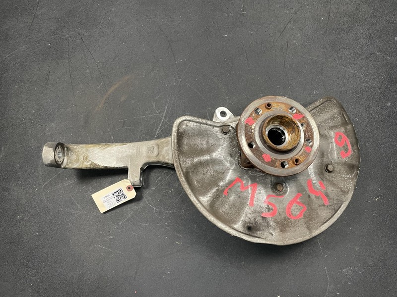 Front Left Steering Knuckle w/ Hub 2018 Mercedes GLS 550 1663300920 2017 2019