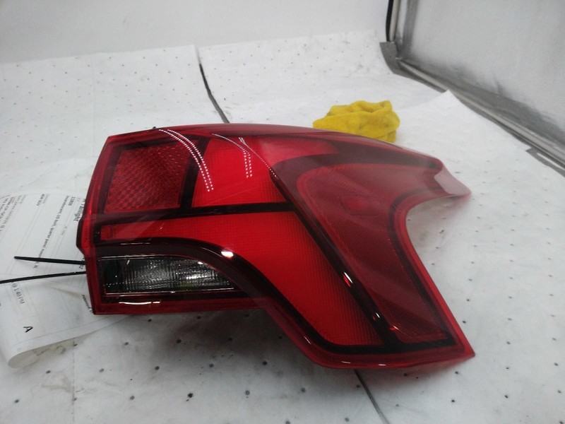 2023 Hyundai Santa Fe Right Tail Light Assembly Black OEM Used 15K Miles