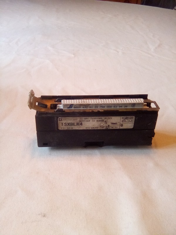 Telemecanique TSXBKK4 32 Way Terminal Block