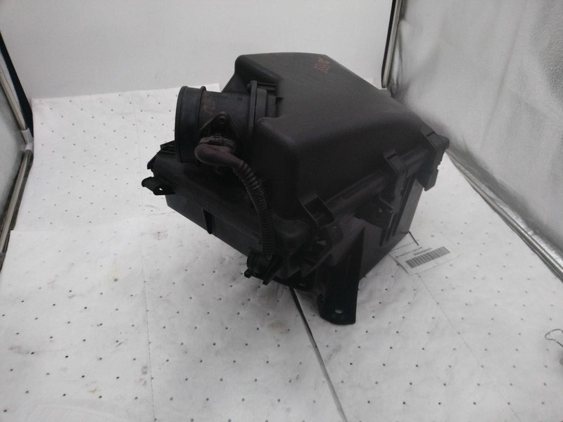 2006 VOLVO 60 Series Air Cleaner Assembly OEM 306363334 Used 225K Miles