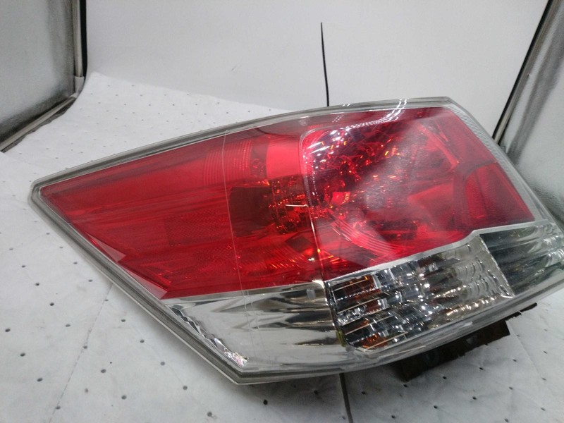 2010 Honda Accord Left Tail Light Assembly Blue OEM 575142 135K Miles