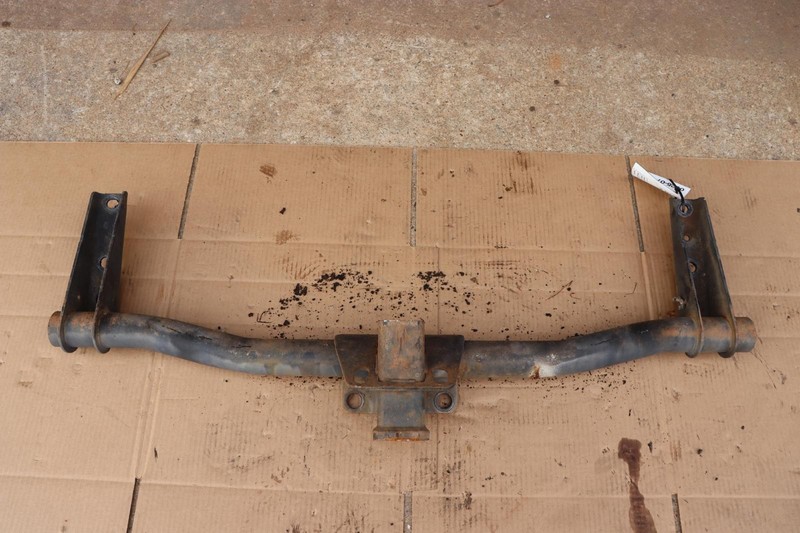 2000-2006 CHEVY TAHOE REAR BUMPER TOW TRAILER HITCH BAR SUPPORT OEM