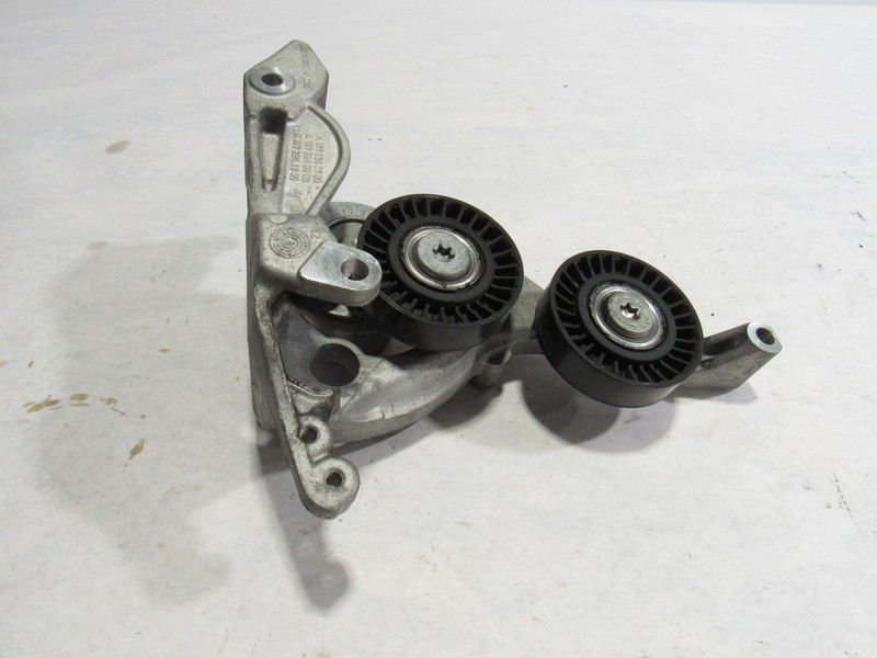 18-21 Aston Martin Vantage 2019 4.0L AWD Engine Belt Tensioner Pulley Bracket :A
