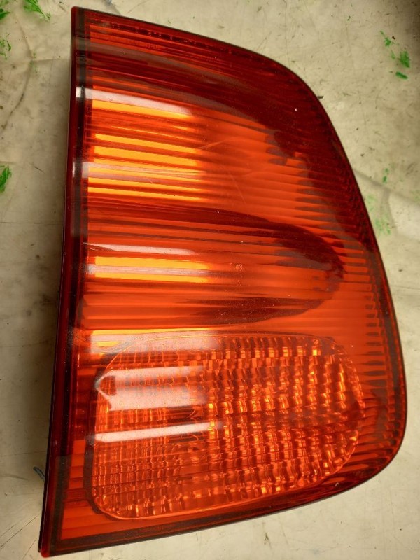 01-04 TOYOTA SEQUOIA LIMITED PASSENGER RIGHT TAIL LIGHT LIFTGATE MOUNTED