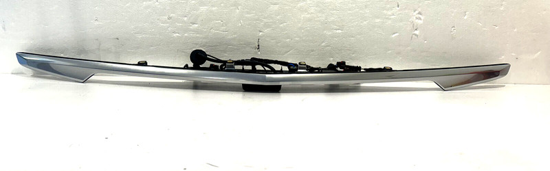2020-23 CADILLAC XT5 REAR LIFTGATE CHROME GARNISH W/ CAMERA OEM PART# 85515260