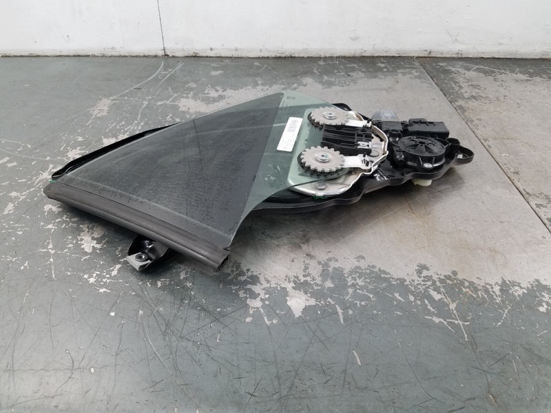 2020 Porsche 911 992 Carrera 4S Left Quarter Glass Assembly #4223 B8