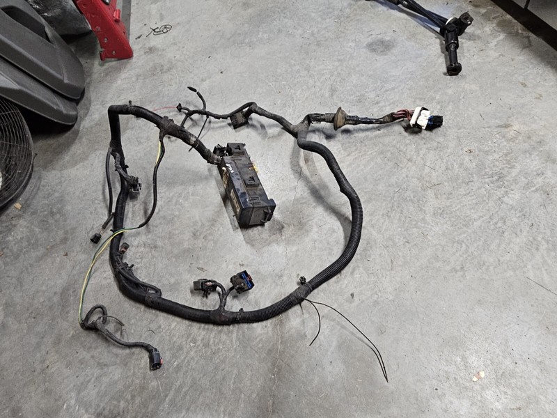 Fuse Box Engine Fits 03-06 WRANGLER 2.5 5speed See Pics