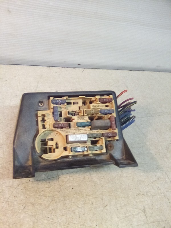 1990 Ford E7HT-14N072-AA Fuse Box