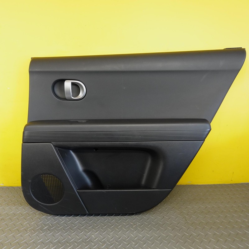 2022-2024 HYUNDAI IONIQ 5 RIGHT REAR DOOR TRIM PANEL OEM M0340GI000NNB