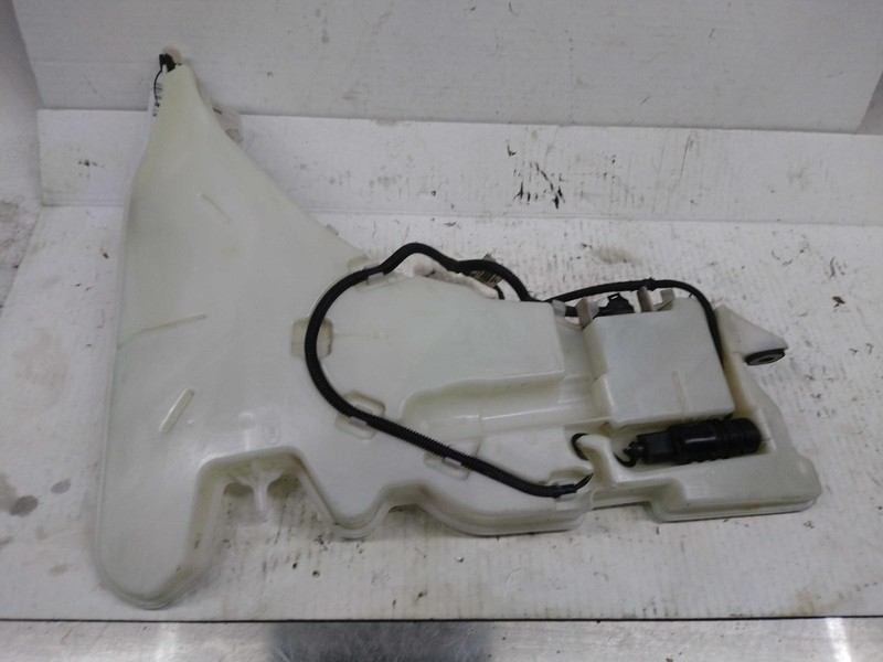 2016 Cadillac ATS Washer Fluid Reservoir OEM 13250356 Black 2.0L 129k Miles