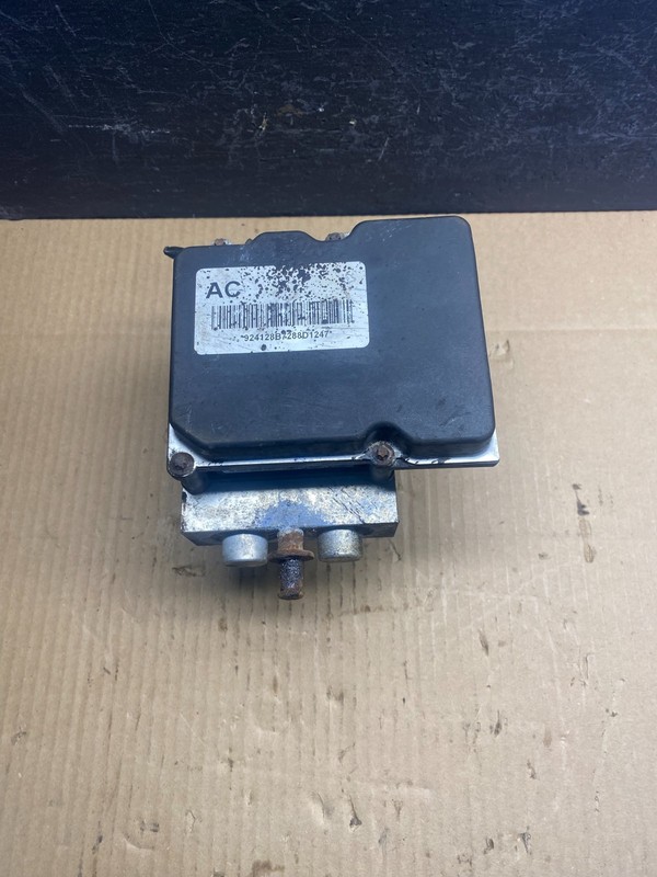 2008 GMC Yukon Chevrolet Tahoe ABS Anti Lock Brake Pump OEM AD0470 DW