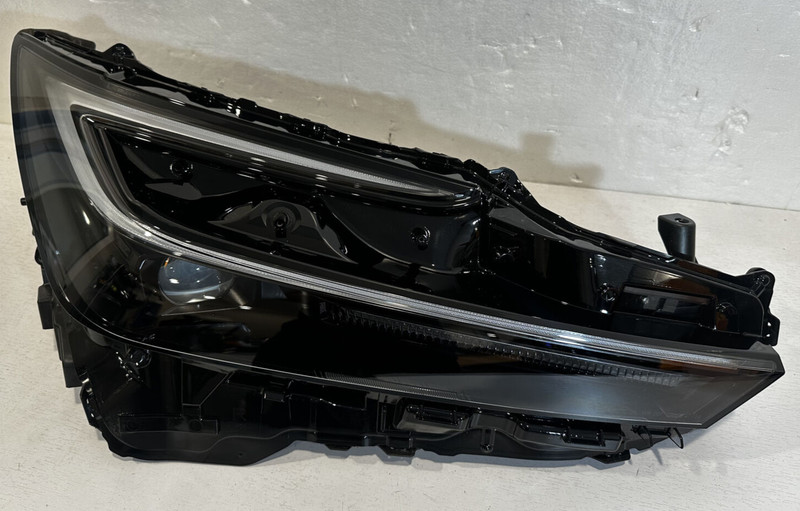 2023-24 TOYOTA PRIUS RH HEADLAMP ASSY OEM ( DRIVER SIDE)