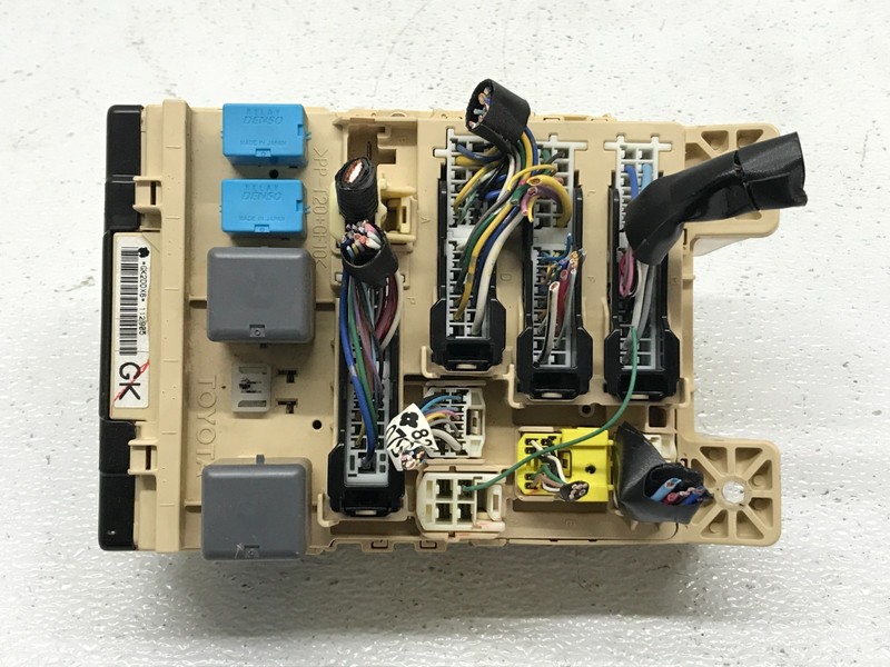 2006–2008 Lexus RX400h Interior Fuse Box Relay Junction Block OEM