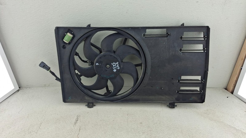 2018 - 2022 FORD ECOSPORT 2.0L ENGINE RADIATOR COOLING FAN SHROUD W/ MOTOR OEM
