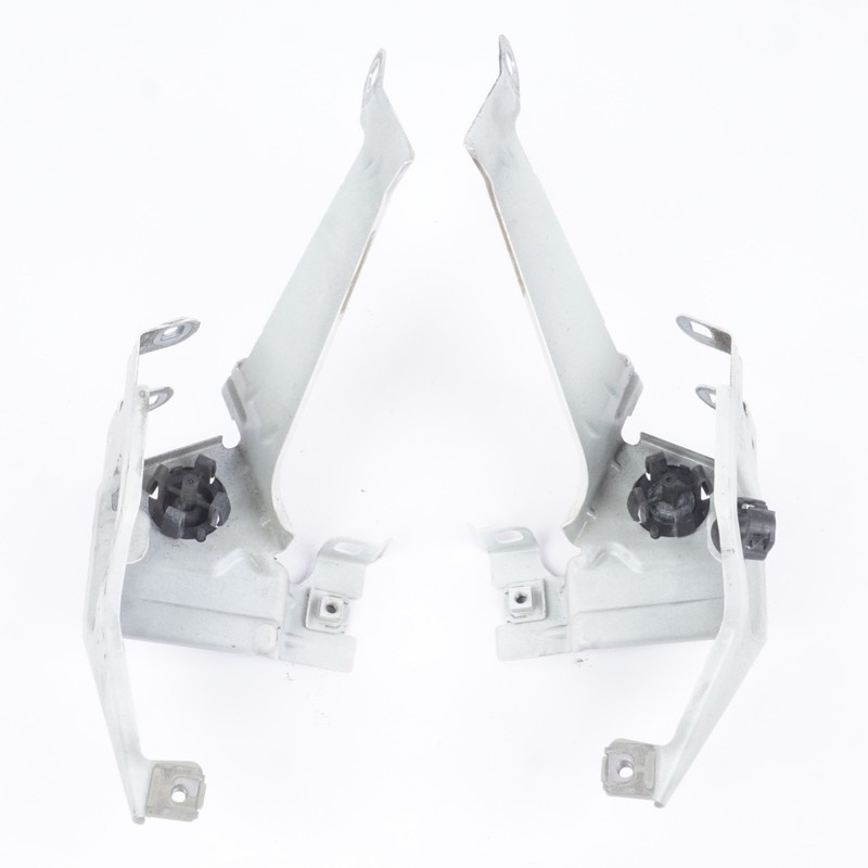 12-19 OEM BMW Front Left Right Fender Bracket White 7230583 F13 F06 F12