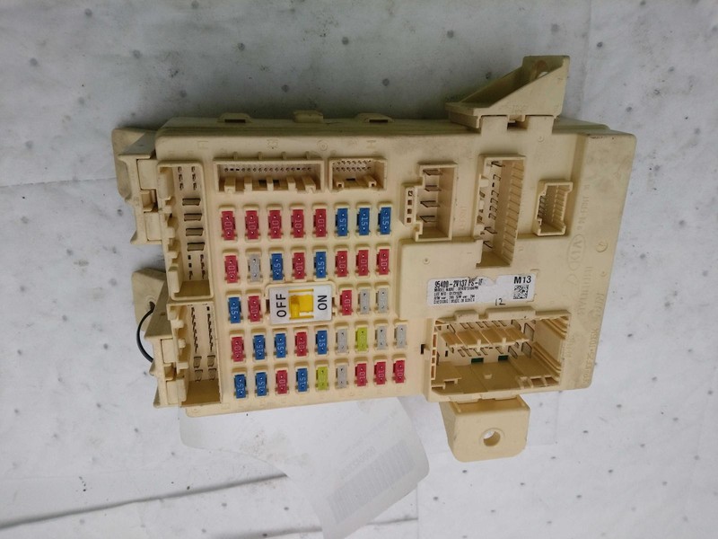 2017 Hyundai Veloster Body Control Module OEM 954002V137 Blue 41K Miles