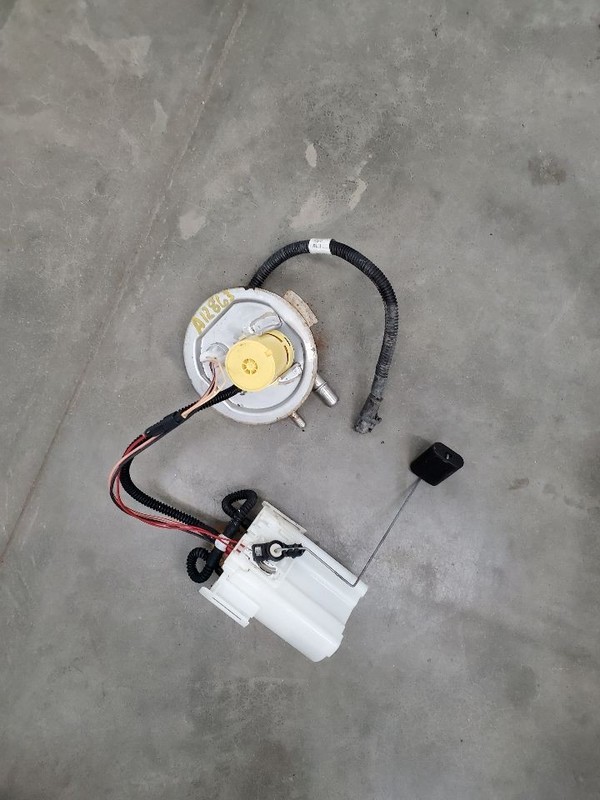 Fuel Pump Assembly Gasoline Front Fits 08-10 FORD F250SD PICKUP 300650