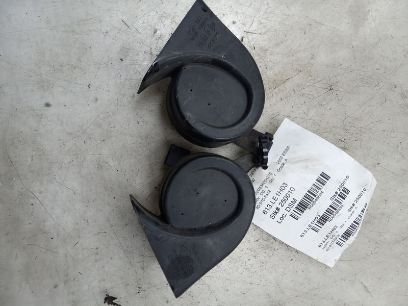 02 03 Lexus ES300 Horn Pair