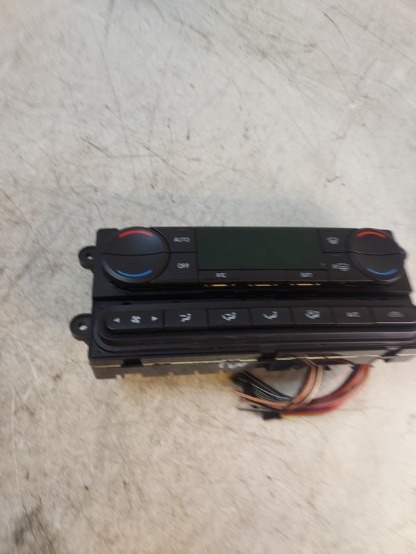 2005-2007 Ford 500 Five Hundred Climate Control AC Heater VP5F9H-18D422-AG OEM