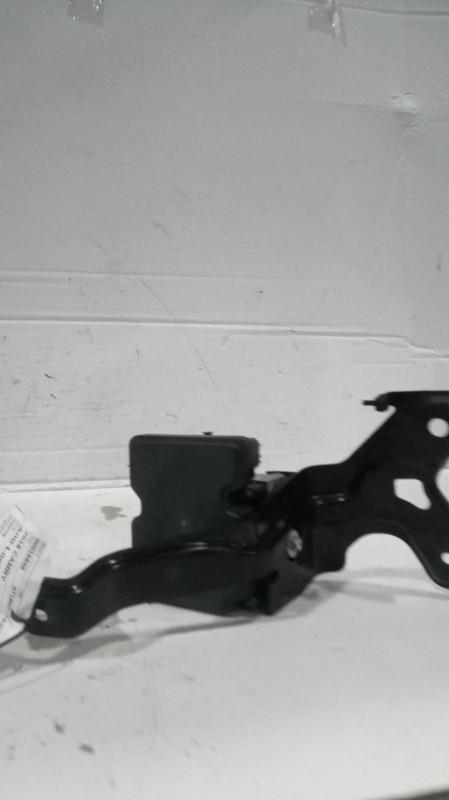 2018 Toyota Camry ABS Pump and Motor Assembly OEM 4405006380 75K Mi Red
