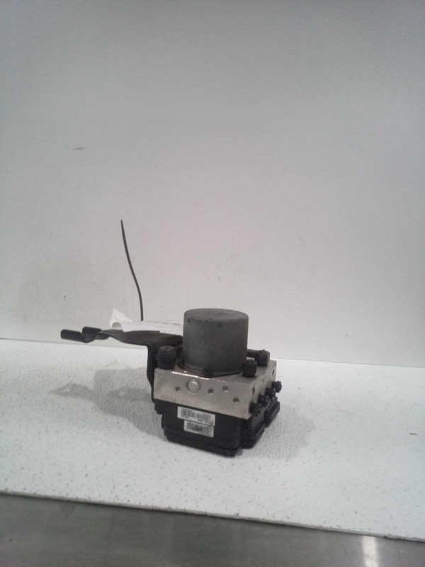 Used ABS Pump and Motor Assembly fits: 2017 Kia Soul actuator and pump assembly