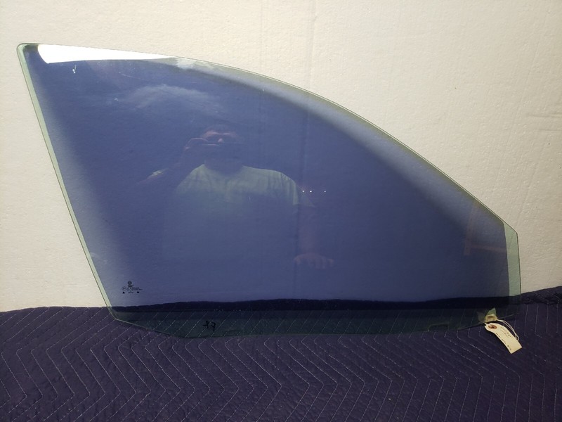 Passenger RH Front Door Window Side Exterior Glass 99-05 VW Jetta