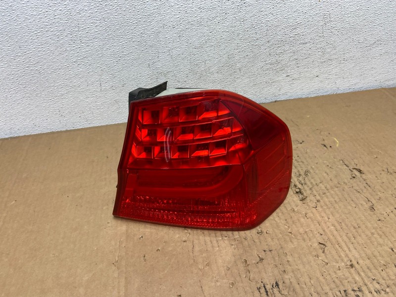 2009 2010 BMW 328i 3 Series Right Passenger RH Side Tail Light Oem AD1159 LK