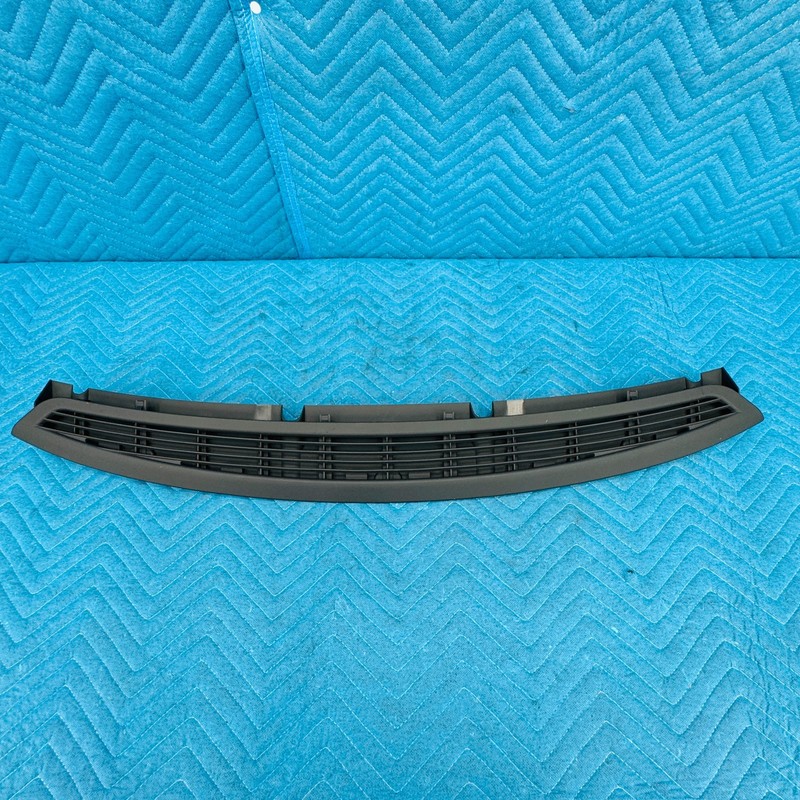 2012–2017 BMW 650i xDrive Rear Air Vent Grille OEM 51467230011