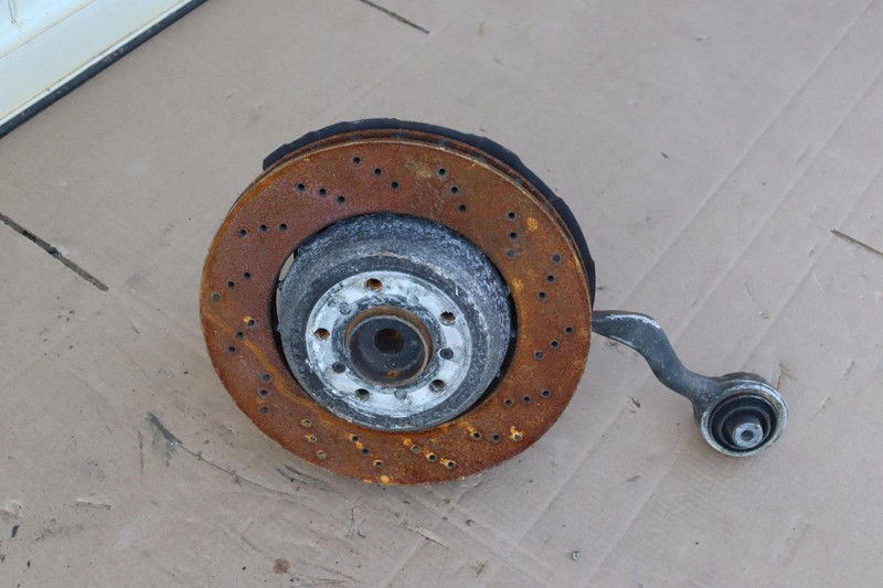 2008-2013 BMW M3 E92 FRONT LEFT SPINDLE KNUCKLE WHEEL HUB W/ CONTROL ARMS OEM