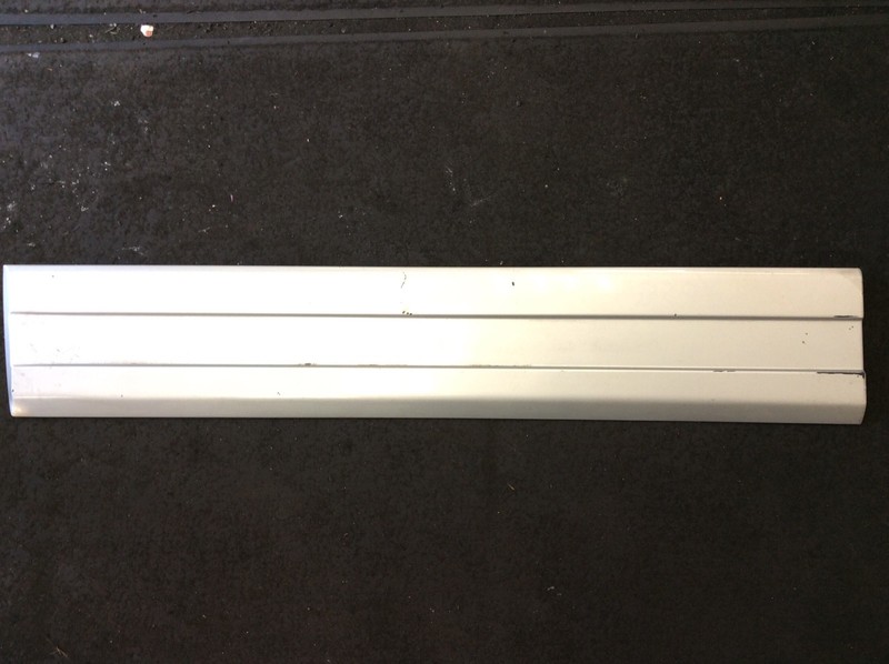 03 04 05 Pilot Left Front Door Panel Protector Molding Side Sill Garnish Silver