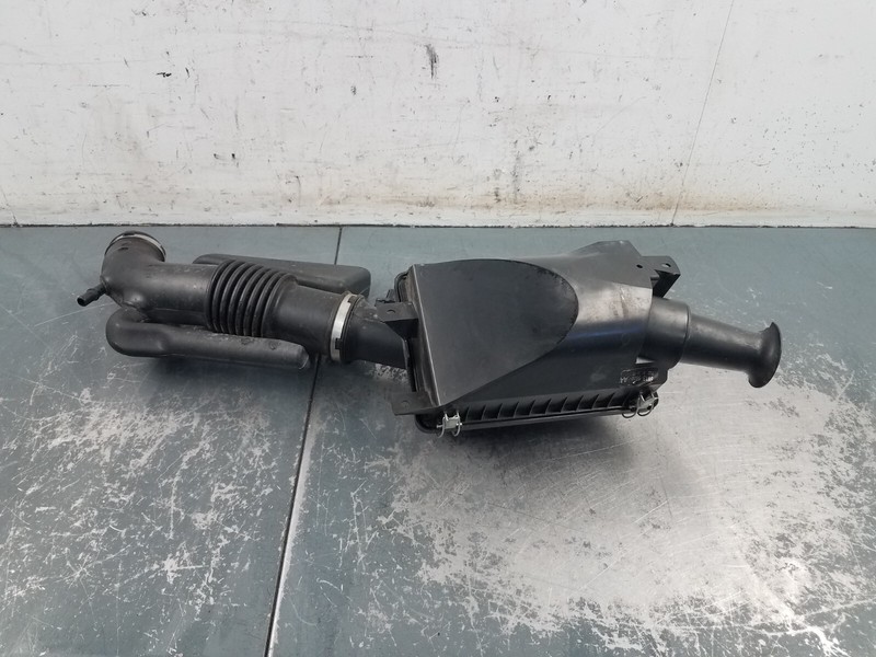2008 Grand Marquis / Crown Vic Victoria Air Intake Assembly - * #0539 F1
