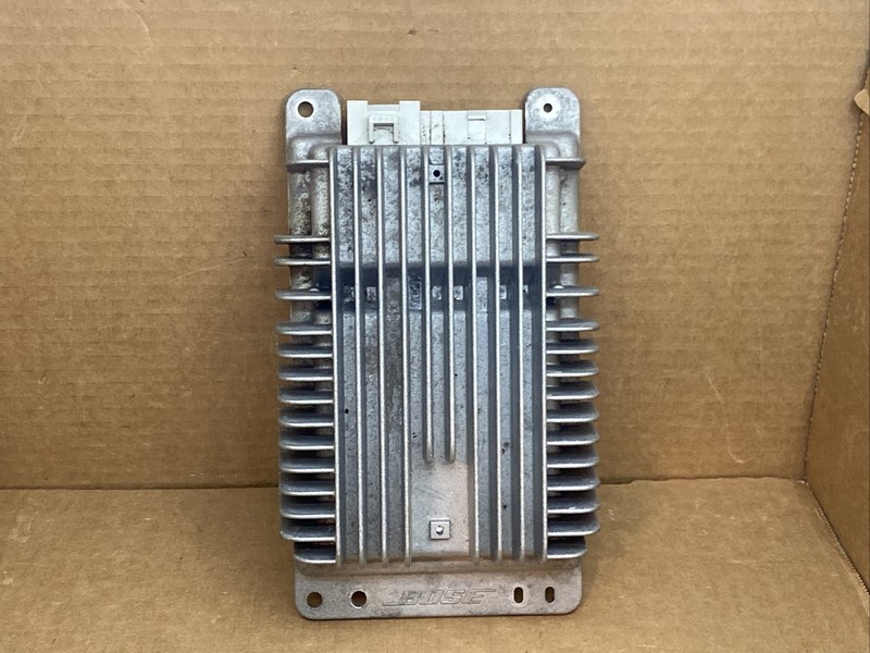 03-06 Chevy Silverado Sierra Avalanche EXT Cab Amplifier Amp Bose OEM 15267750