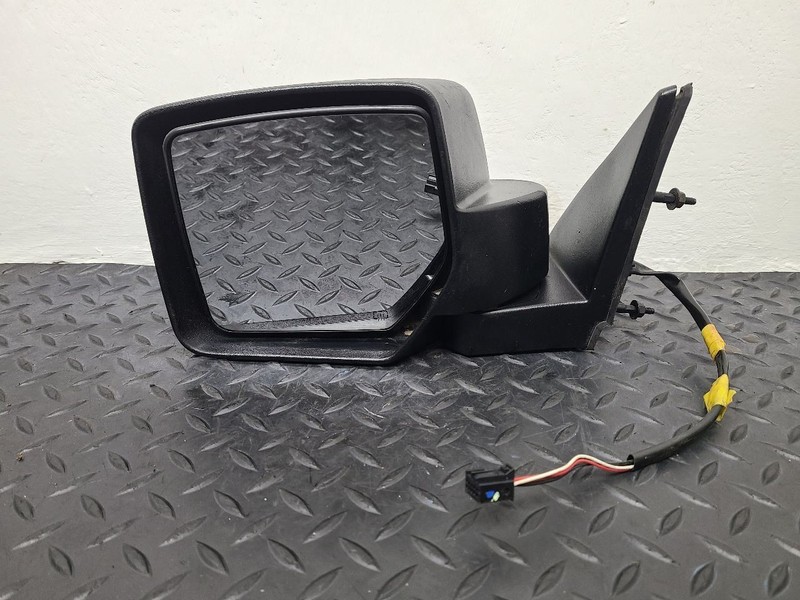 07-09 Jeep Nitro Left Driver Side View Power Mirror OEM 55157189AF