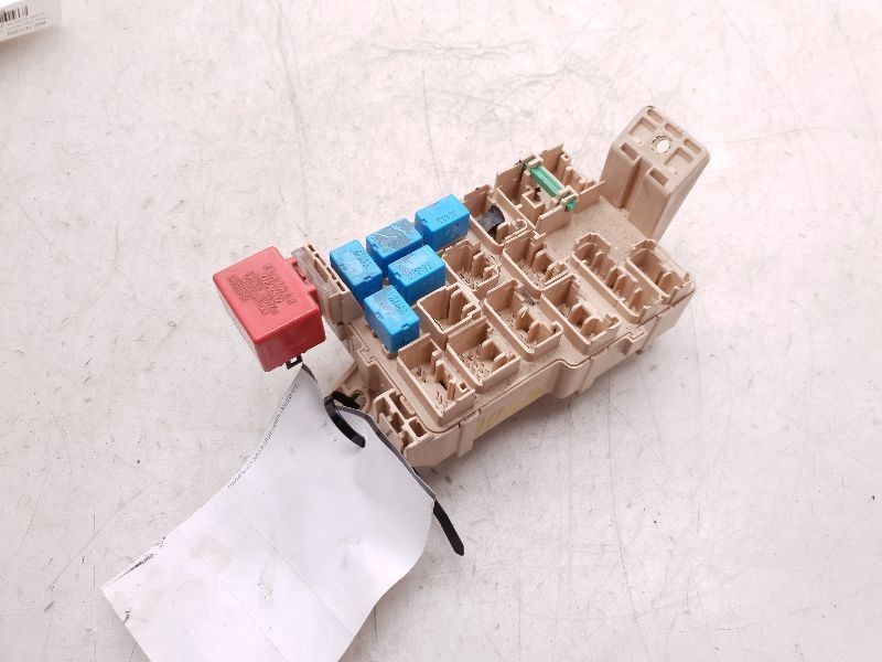 06 TOYOTA TUNDRA 4.6L CABIN FUSE BOX