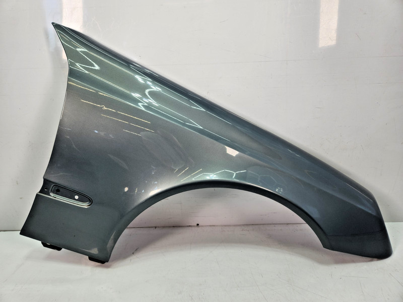 ✅03-09 OEM Mercedes W211E350 Front Right Passenger Fender Panel Shell 747U*