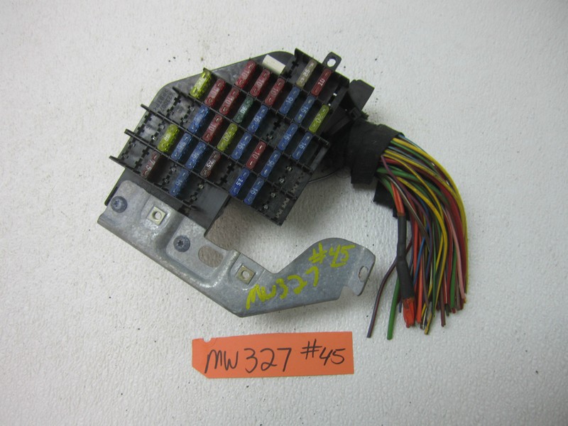 1996 96 SAAB 900 FUSE RELAY BOX SWITCH PANEL CAR MAIN DASH WIRE PLUG CONNECTOR