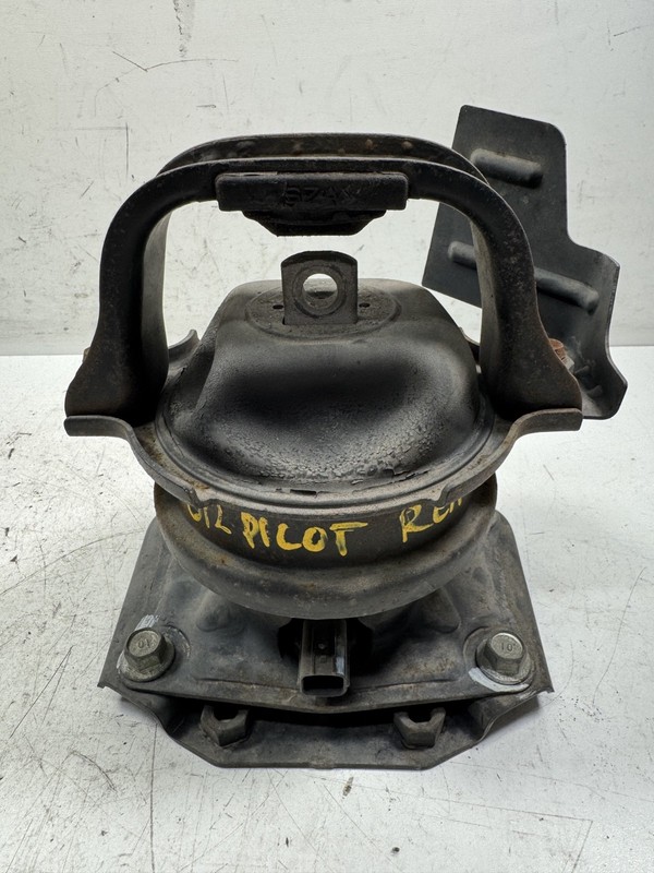 09-015 Honda Pilot Rear Engine Mount 50810-SZA-A02 OEM