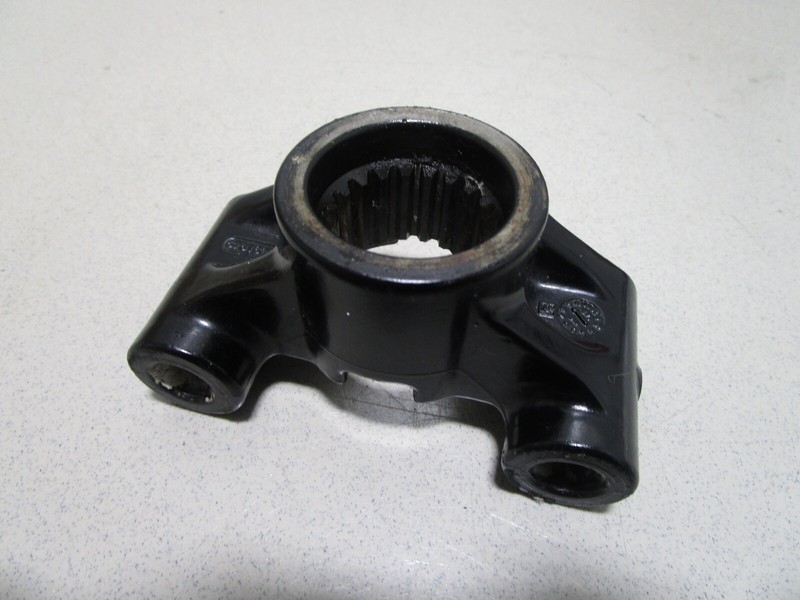 878182T01 Mercury Mariner 135-200 Hp Outboard Bottom Steering Tube Yoke