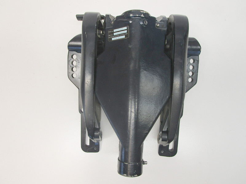 332440 0333622 Evinrude Johnson Blue Swivel Stern Bracket Assy 25-50 Hp 0333624