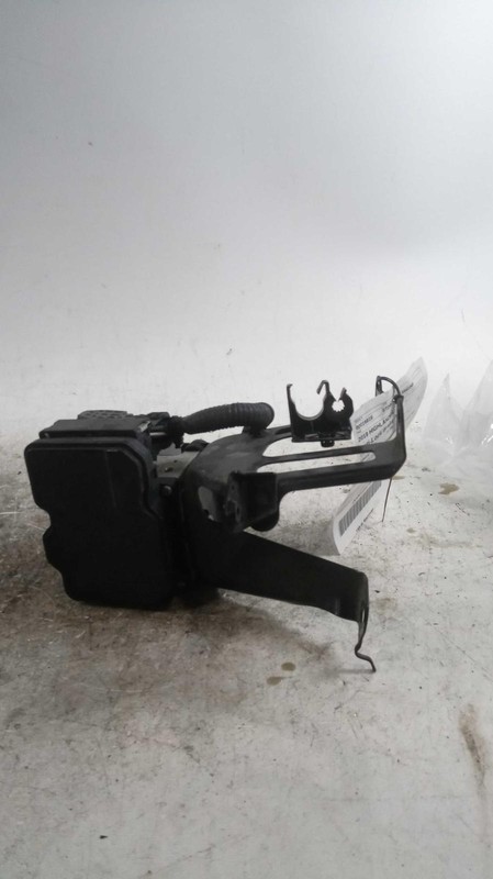 Used ABS Pump and Motor Assembly fits: 2019 Toyota Highlander Actuator and Pump