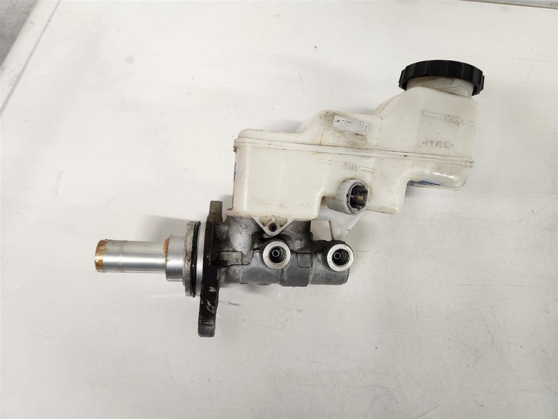 2019-2022 Toyota Corolla Brake Booster Master Cylinder 47201-02860 4720102860