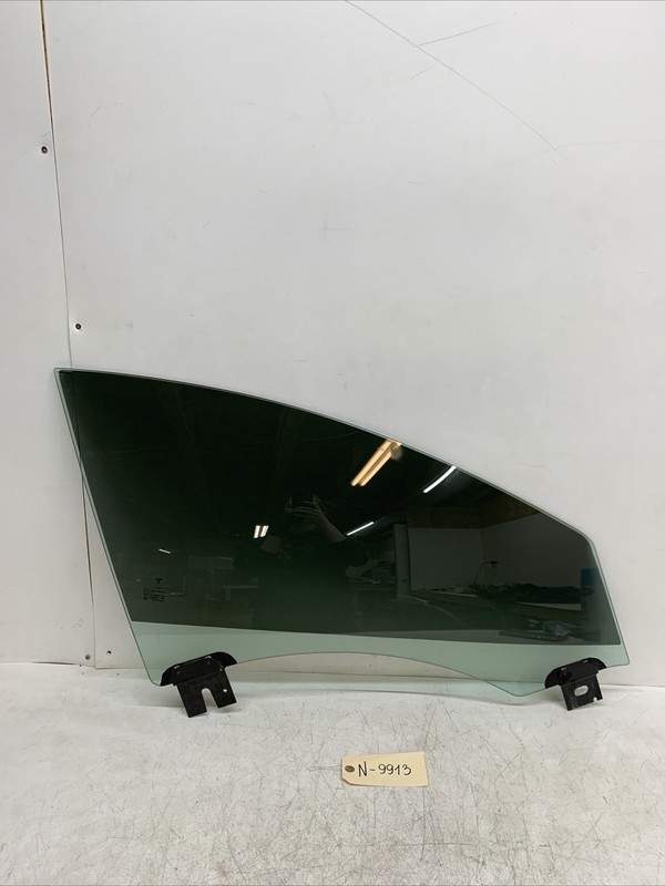 Tesla Model S Front Right Side Door Window Glass 43R-001074 9913 S1