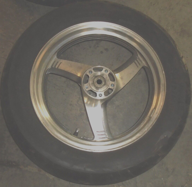 1998 Suzuki Marauder VZ800 VZ 800 Rear Back Wheel Rim Tire 130/90/B16 16"1999