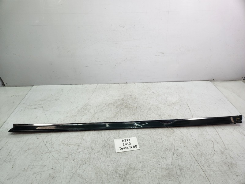 ✅ 12-20 OEM Tesla Model S Right Passenger Rocker Panel Scuff Plate Molding Green